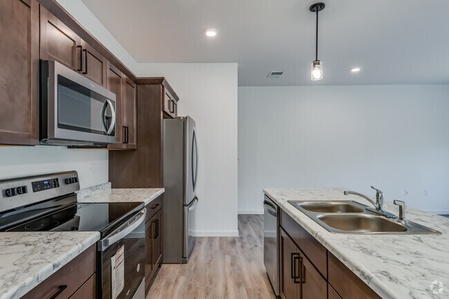 2 BR, 2 BA - 1,080SF