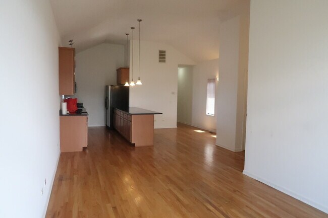 Photo - 3541 S Hamilton Ave Unit 3