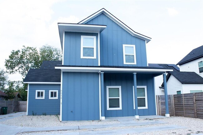 Building Photo - 6014 Fairway St Rental