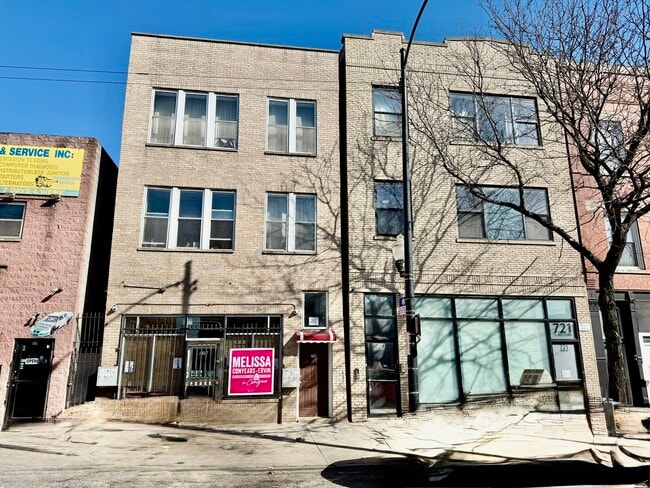 Building Photo - 719 S Western Ave Unit 1R