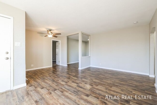 Photo - 2365 Fulton St