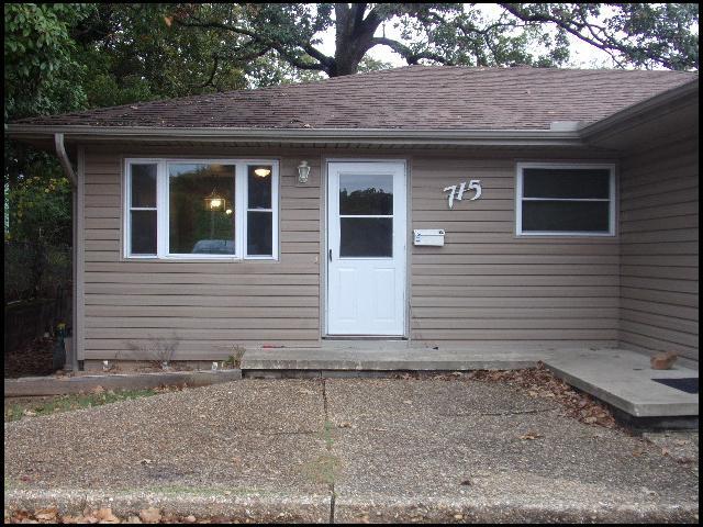 Photo - 715 W M Ave