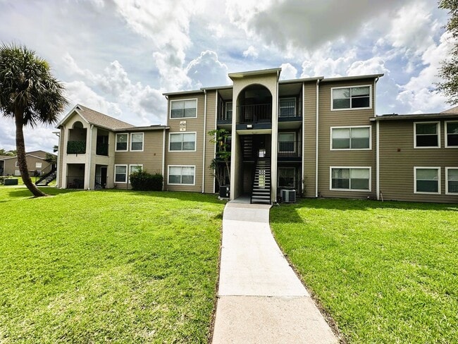 Building Photo - 4760 Walden Cir Unit 4760 Walden Circle, #5-31 Rental