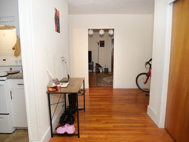 Photo - 1386 Beacon St Unit 4