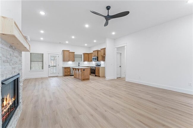 Photo - 16 Celtic Dr