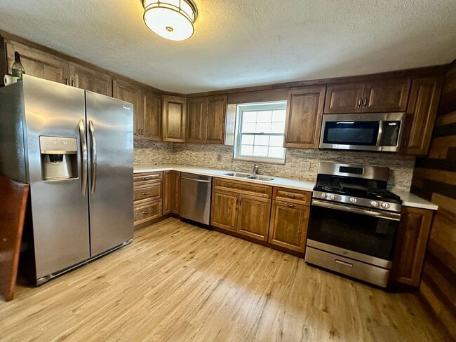 Photo - 533 Freeport Rd