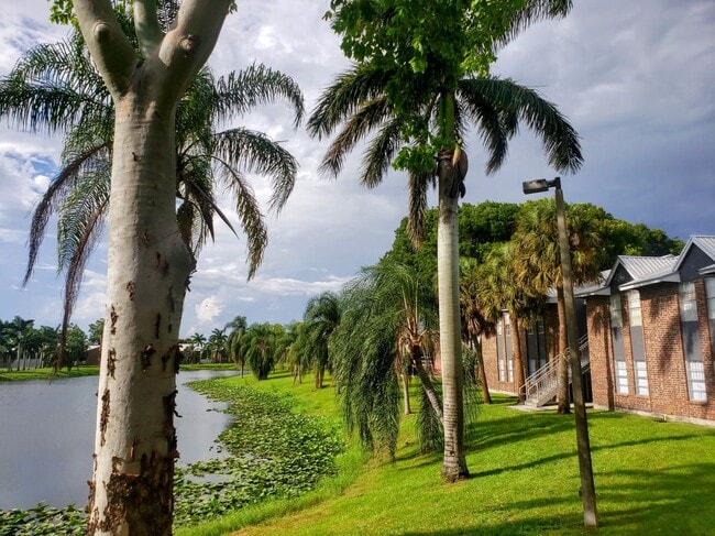 Photo - 2000 S Main St