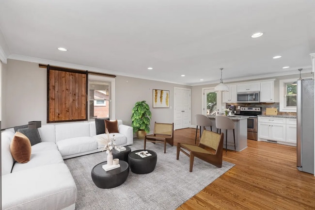 Photo - 414 Figuers Dr