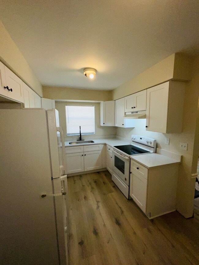 Photo - 3/2 End Unit - Triplex