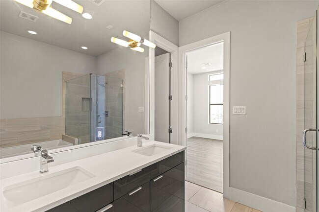 Building Photo - 1613 Wheeler Ave