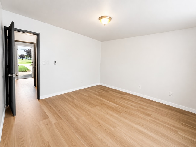 Photo - 703 Woodford Ave N Unit 3