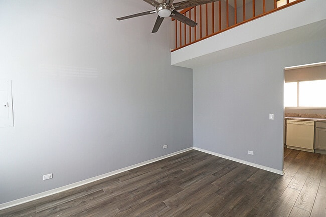 Photo - 590 Le Parc Cir