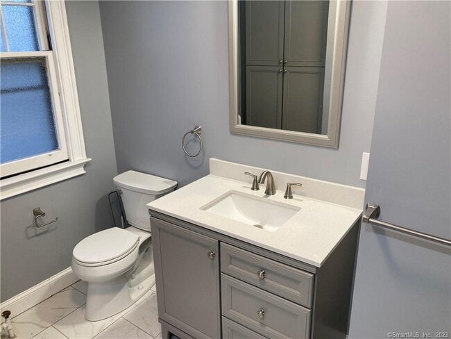 Photo - 18 Maplewood Ave Unidad Second Floor