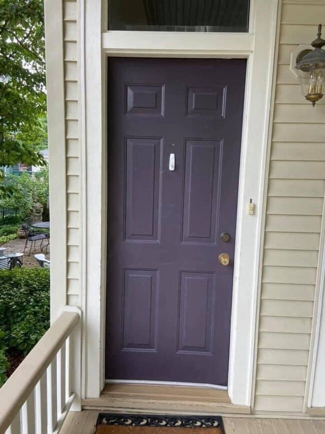 Photo - 720 SE Riverside Dr Apartment Unit B