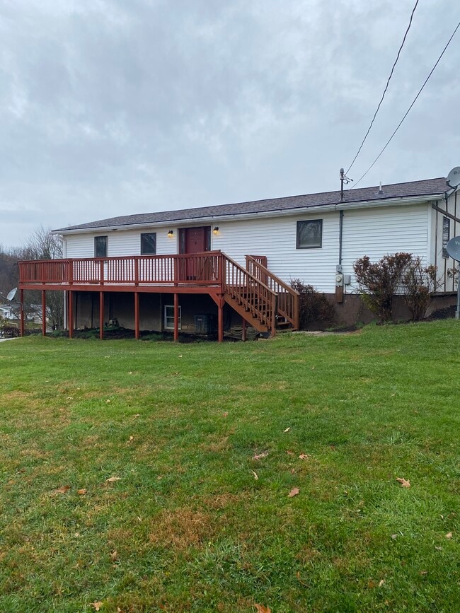 Photo - 215 Canfield St