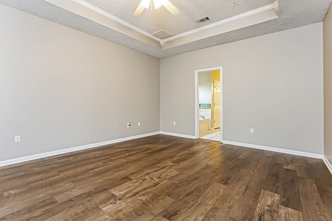 Photo - 2318 Redwood Dr