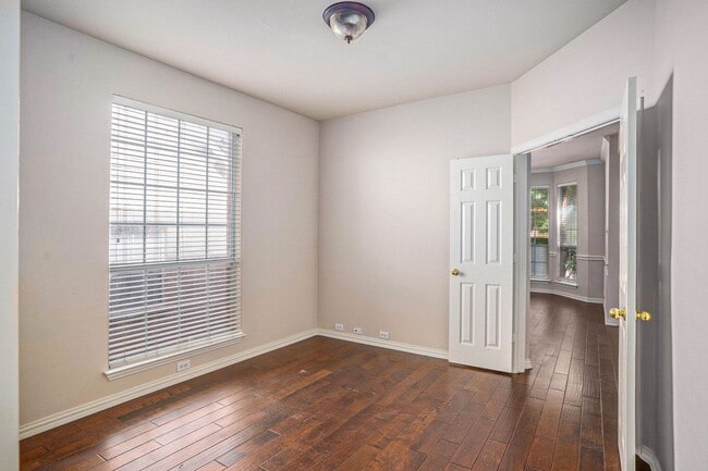 Photo - 4213 Sharondale Dr