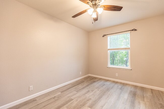 Photo - 6414 Dynamic Sound