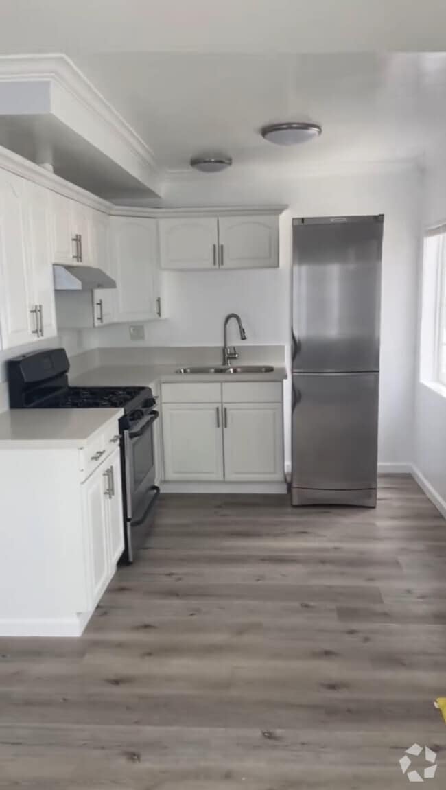 Building Photo - 237 54th St Rental
