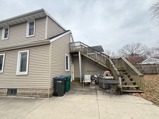 Photo - 511 10th Ave SE Unidad A511- Upper