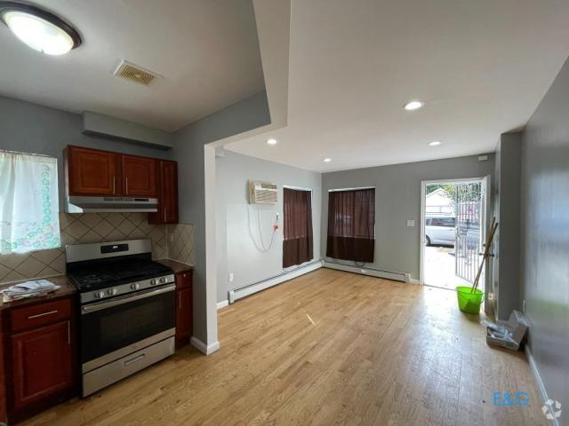 Building Photo - 3 bedroom in Brooklyn NY 11203 Unit 1 Rental