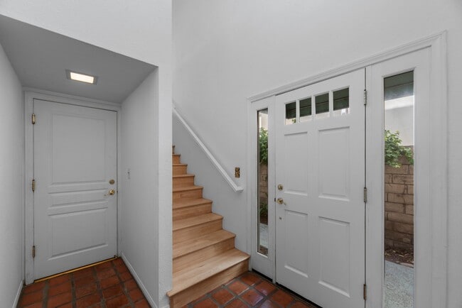 Photo - 516 Rosecrans Ave