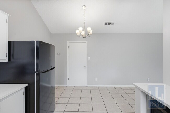 8912 Hunters Trace