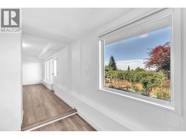 Photo - 637 Alpine Ct