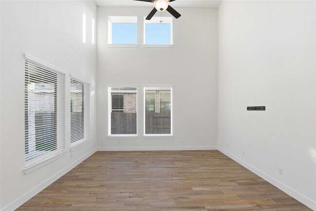 Photo - 7734 Clover Gully Ln