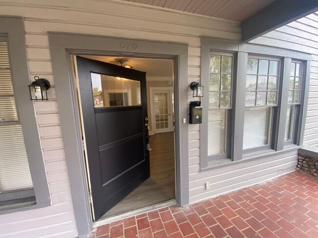 Photo - 620 3rd St SW (DUPLEX) Unidad B