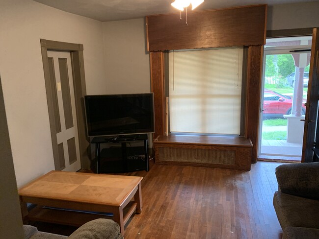 Photo - 81 Chapin St