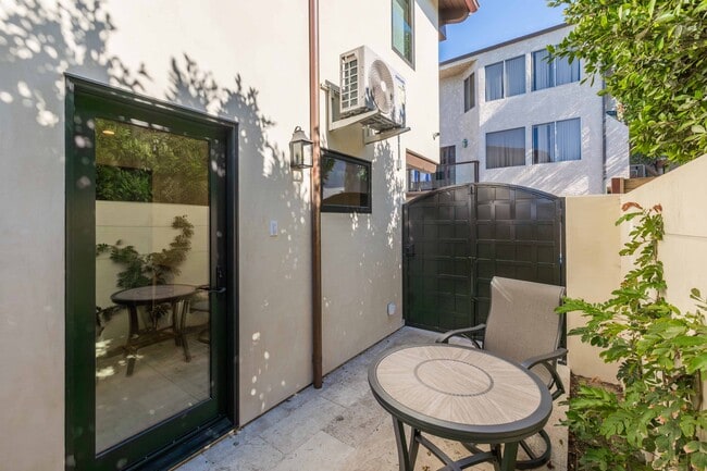 Photo - 2547 Ozone Ct