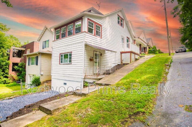 Building Photo - 925 Coleman Ave Rental