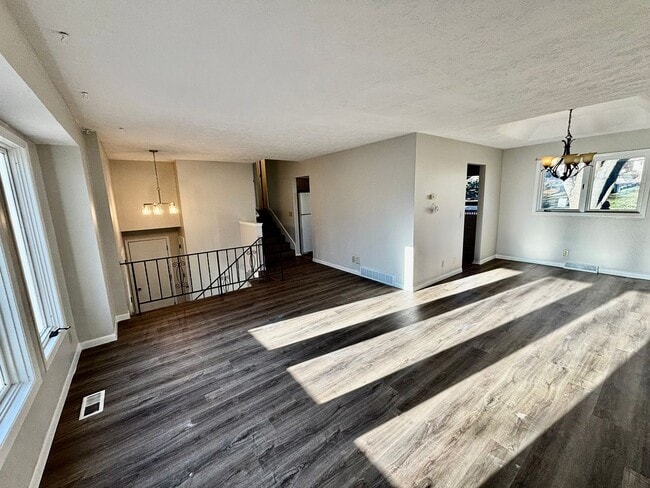 Photo - 3324 S 159th St