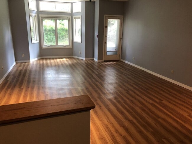 Photo - 2217 Luann Ln