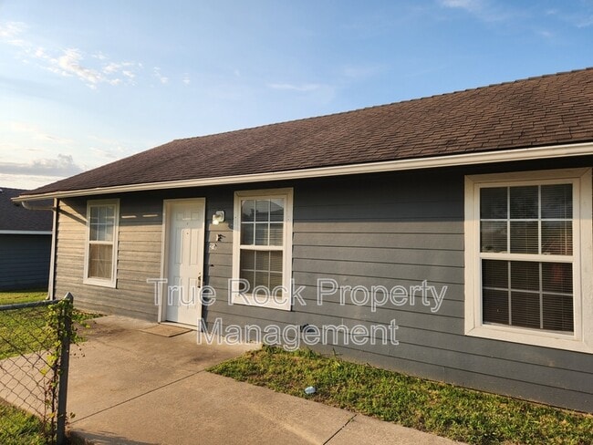 Photo - 218 E 14th St