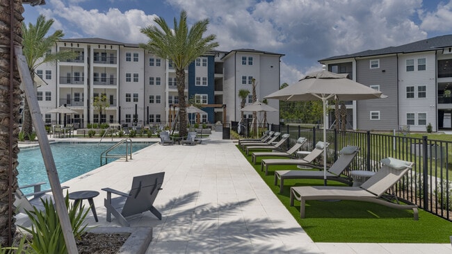 THE VANTAGE APARTMENTS