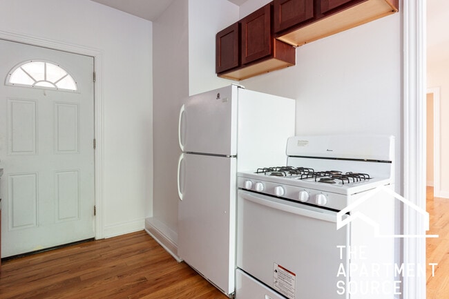 Building Photo - 3823.5 N Fremont St Rental