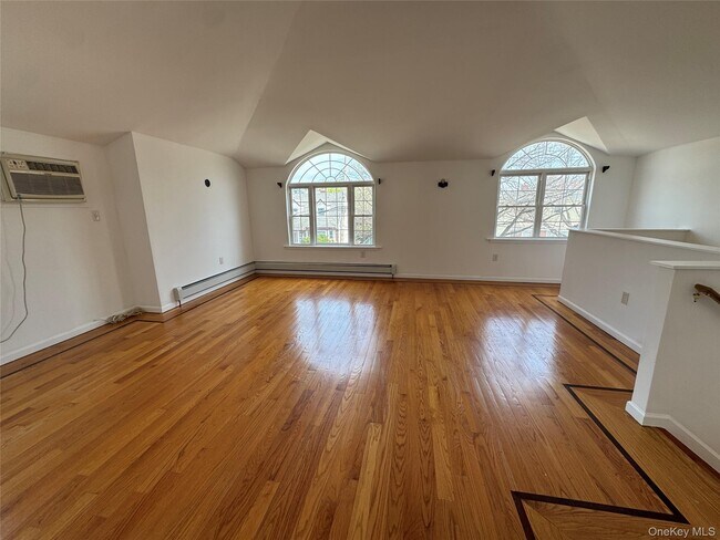 Photo - 130-12 178th St