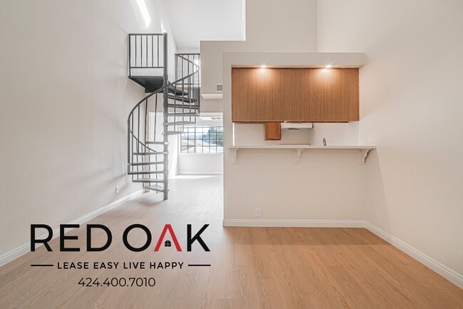 Building Photo - 4651 Cahuenga Blvd Unit 303 Rental
