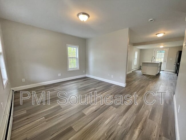 Photo - 253 Yantic St