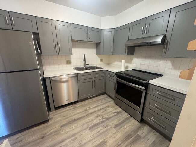 Photo - Three Bedroom Unit Available In Triplex in East Boulder