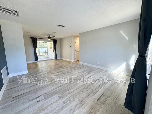 Photo - 1074 S Woodbrook Drive South