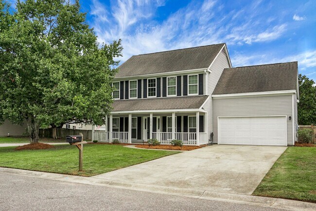 Photo - Gorgeous, 2 story, 4 BR, 2.5 BA Home with Fenced Yard near Magnolia Gardens