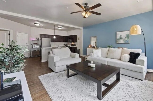 Photo - 251 N Linn St