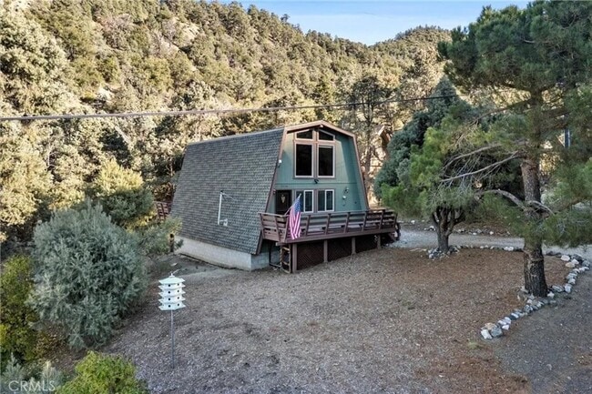 Building Photo - Clean Gambrel Style Cabin in Pine Mountain Club - Available for Immediate Lease, Fully Furnished ...