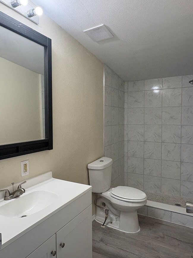 Photo - 10536 Bay Hills Cir