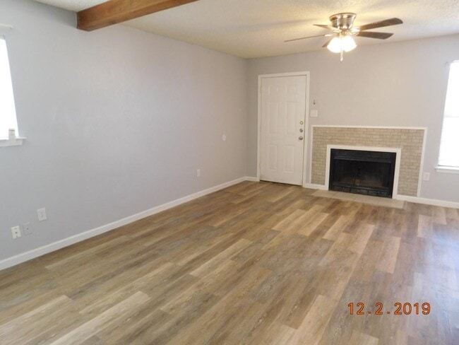 Photo - 910 N 7th St
