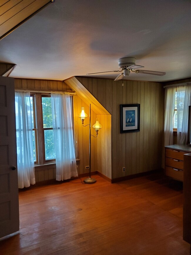 Master bedroom - 39177 N Jackson Dr