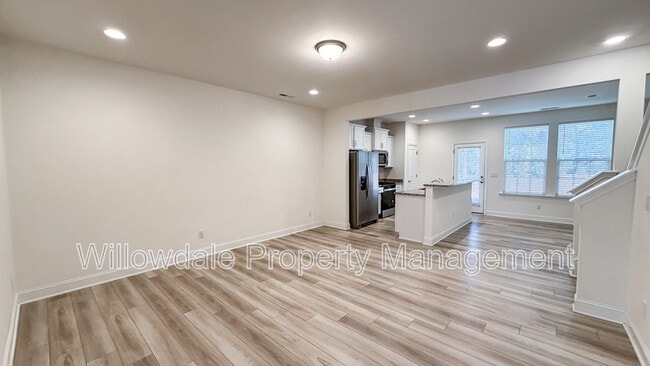 Photo - 4721 Lord Fogelman Wy